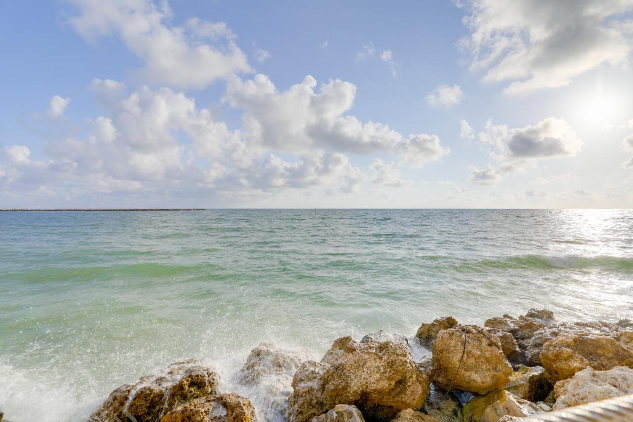 Oceanfront Condo With Balcony And Stunning Views! Clearwater Beach Esterno foto